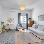 Sea And Mountain View Apartment *