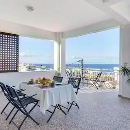 Sea And Mountain View Apartmán